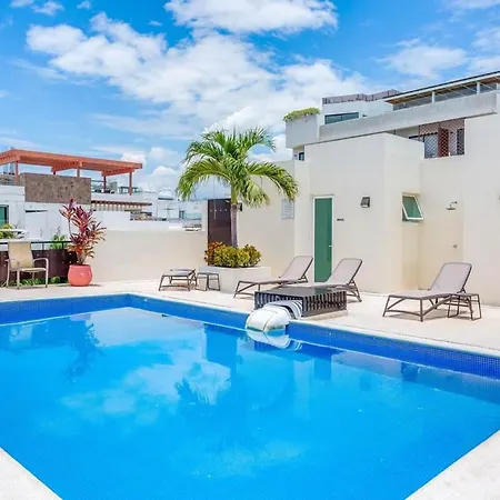 New Tropical Vibe Condo With Roof Pool Beach 3 Blks