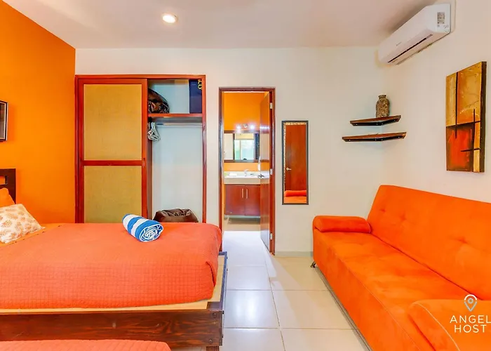 Casa de férias New Tropical Vibe With Roof Pool 3 Blks