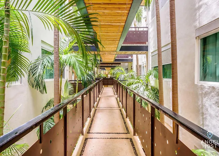 New Tropical Vibe With Roof Pool 3 Blks *